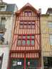  maison à pans de bois rouge